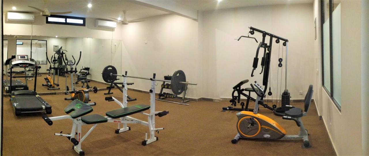 Zifan Hotel & Suites Карачи Экстерьер фото